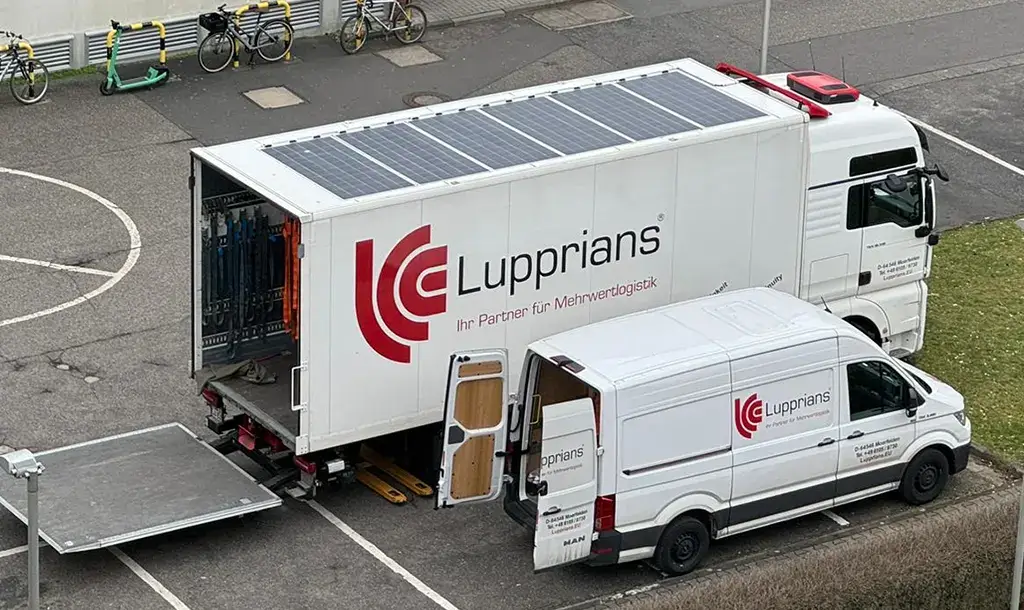 transporter-mit-photovoltaik